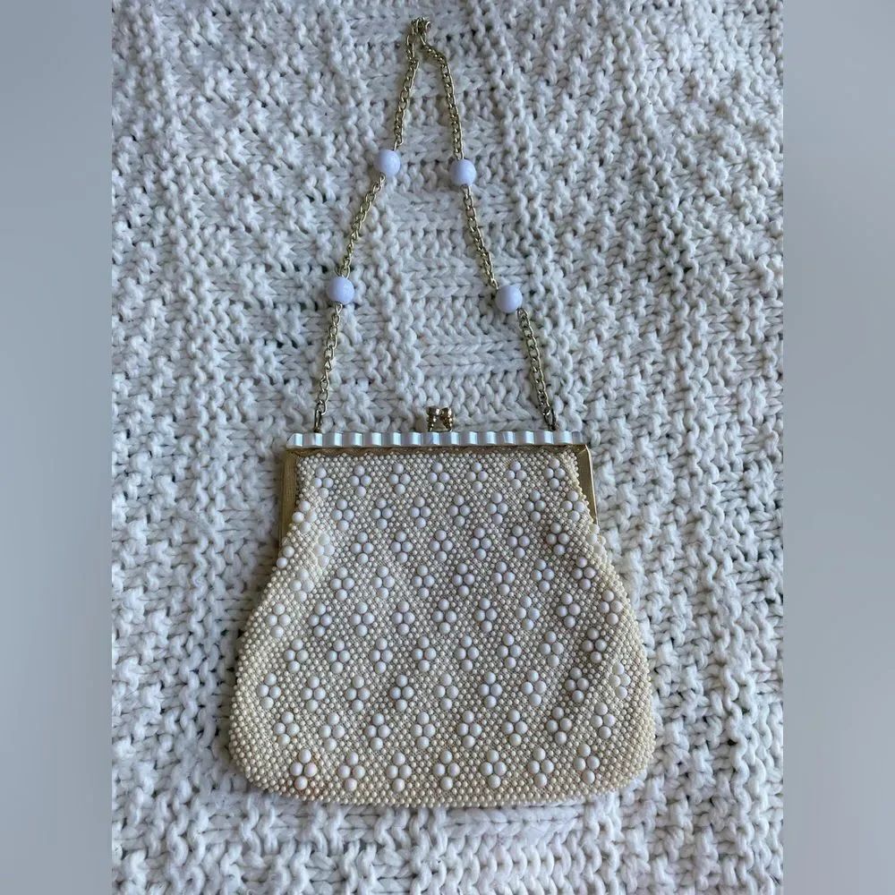 1960s Vintage Beaded Kiss Lock Handbag